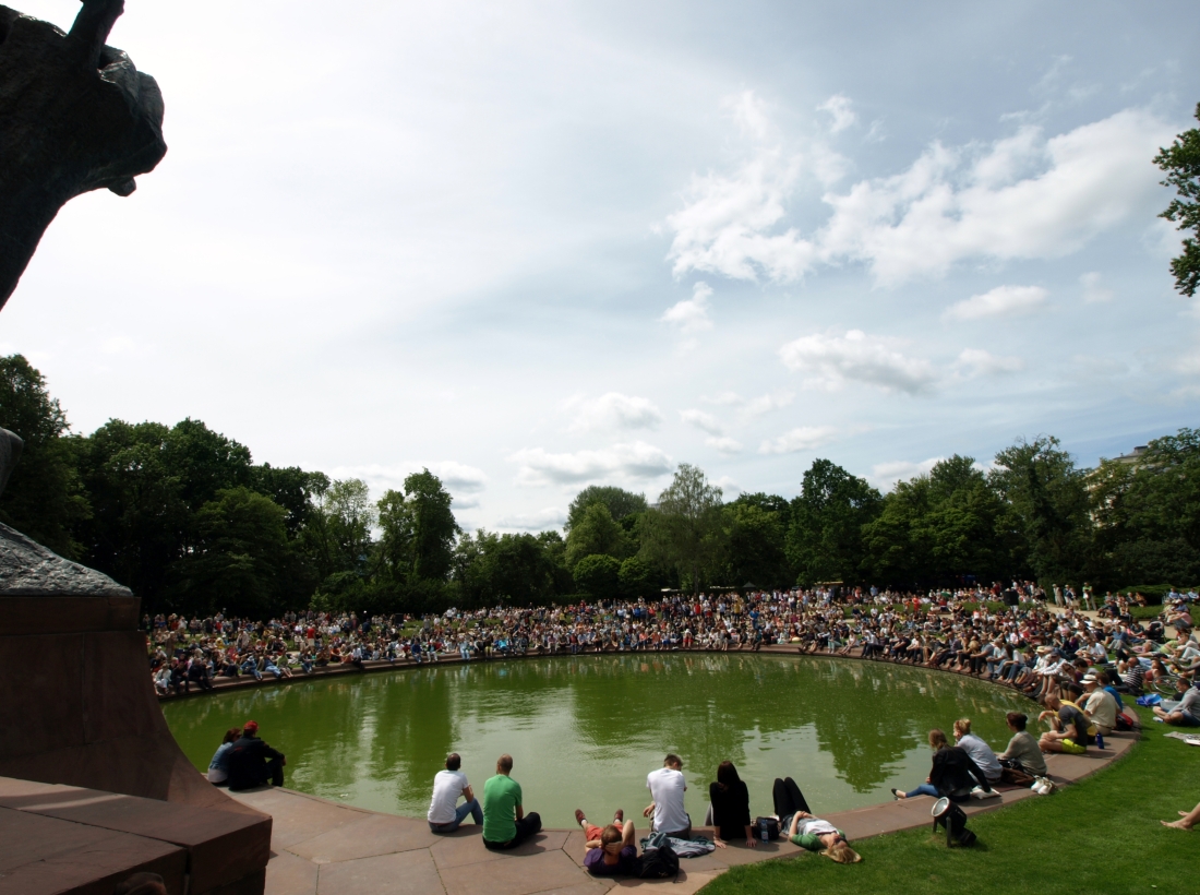 Varsovie, parc royal Lazienki, concert devant Pomnik Chopina